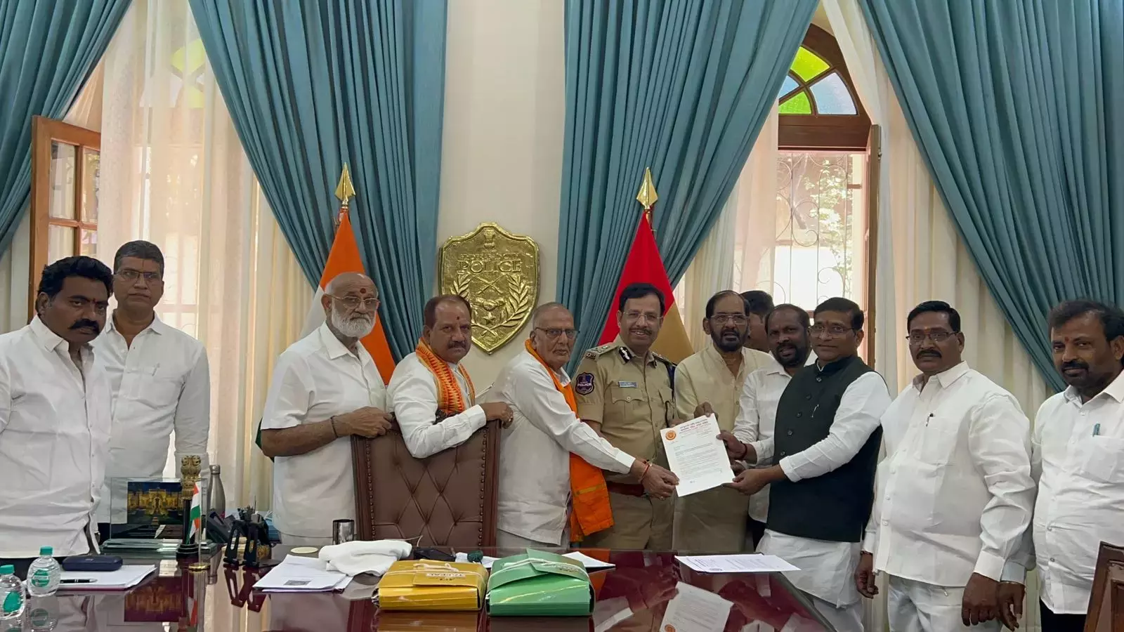 Hyderabad में रह रहे रोहिंग्याओं को वापस भेजने की अपील की Hyderabad में रह रहे रोहिंग्याओं को वापस भेजने की अपील की