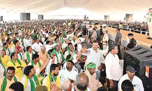 CM Chandrababu : हर एकड़ में सिंचाई होनी चाहिए CM Chandrababu : हर एकड़ में सिंचाई होनी चाहिए