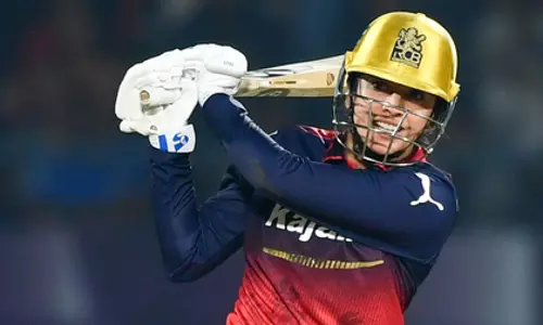 स्मृति की जज्बे की तारीफ, RCB कोच बोले – बुखार में प्रदर्शन कर दिया कमाल स्मृति की जज्बे की तारीफ, RCB कोच बोले – बुखार में प्रदर्शन कर दिया कमाल