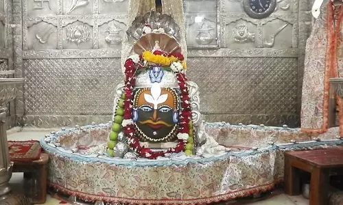Ujjain: महाकाल दरबार में शिवनवरात्र की धूम Ujjain: महाकाल दरबार में शिवनवरात्र की धूम