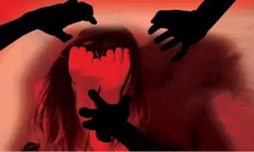 Mauganj: आठवीं की छात्रा का अपहरण कर जंगल में सामूहिक दुष्कर्म Mauganj: आठवीं की छात्रा का अपहरण कर जंगल में सामूहिक दुष्कर्म