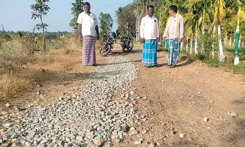 Harihar : अधूरा विकास कार्य लोग परेशान Harihar : अधूरा विकास कार्य लोग परेशान