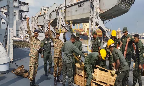 भारतीय सेना ने Sagarbandhu अभियान के तहत श्रीलंका को दस अतिरिक्त चौड़े पुल भेजे भारतीय सेना ने Sagarbandhu अभियान के तहत श्रीलंका को दस अतिरिक्त चौड़े पुल भेजे
