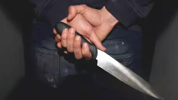 kerala: किलिमानूर में पार्किंग विवाद के चलते शख्स ने भतीजी पर हमला किया kerala: किलिमानूर में पार्किंग विवाद के चलते शख्स ने भतीजी पर हमला किया