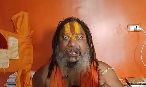 Ayodhya: बैन और माफी की मांग, संतों ने फिल्म पर जताई नाराज़गी