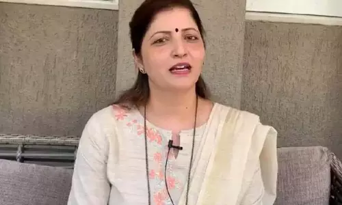 Rupali Chakankar ने भ्रष्टाचार के स्तर पर दमानिया की आलोचना की Rupali Chakankar ने भ्रष्टाचार के स्तर पर दमानिया की आलोचना की