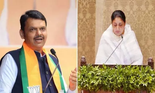 Sunetra Pawar के शपथ ग्रहण को लेकर विवाद, फडणवीस ने स्थिति साफ की Sunetra Pawar के शपथ ग्रहण को लेकर विवाद, फडणवीस ने स्थिति साफ की