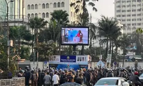 Bangladesh में झड़प के बाद सरकार का बयान, 23 लोग घायल Bangladesh में झड़प के बाद सरकार का बयान, 23 लोग घायल