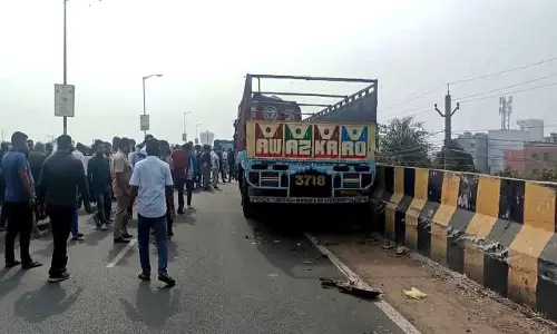 Odisha: फ्लाईओवर हादसे के बाद सियासी और प्रशासनिक हलचल