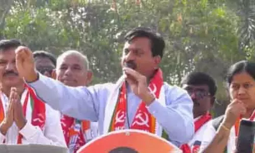 राजस्व मंत्री Srinivas Reddy ने कहा, विपक्षी पार्षदों से शहर का विकास प्रभावित होगा