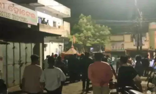 Odisha के बरगढ़ में ग्रुप झड़प में एक की मौत, दो गंभीर रूप से घायल Odisha के बरगढ़ में ग्रुप झड़प में एक की मौत, दो गंभीर रूप से घायल