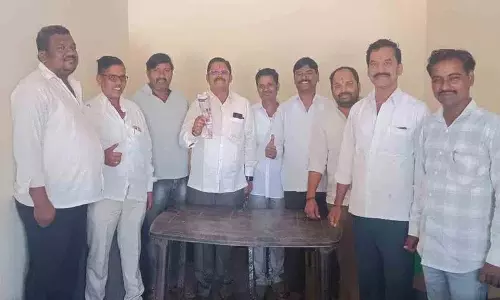 Jharasangam Mandal अध्यक्ष ने दुर्व्यवहार करने वाले के खिलाफ कार्रवाई की मांग की Jharasangam Mandal अध्यक्ष ने दुर्व्यवहार करने वाले के खिलाफ कार्रवाई की मांग की