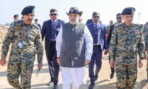 बॉर्डर आउट पोस्ट का दौरा, जवानों के समर्पण को देखकर गर्व से भर उठा मन, अमित शाह: