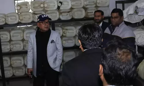 Bareilly: डीएम ने मीरगंज तहसील में कार्यालय की कार्यप्रणाली देखी