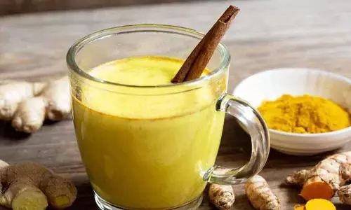 Golden Milk क्या है और इसे कैसे लें