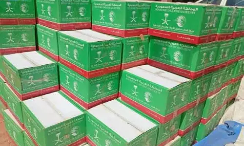 KSrelief ने बुर्किना फासो में 1,479 परिवारों को खाद्य सहायता दी KSrelief ने बुर्किना फासो में 1,479 परिवारों को खाद्य सहायता दी