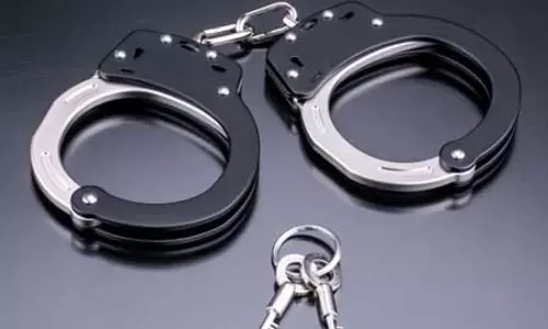 ड्रग तस्करी के खिलाफ अभियान में पुलिस ने अड्डा तोड़ा, आरोपी गिरफ्तार ड्रग तस्करी के खिलाफ अभियान में पुलिस ने अड्डा तोड़ा, आरोपी गिरफ्तार