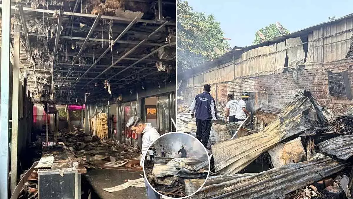 न्यू पनवेल झुग्गी बस्ती में आग लगने से LPG सिलेंडर फटे, रेलवे ट्रैक के पास 5 झुग्गियां जलकर खाक न्यू पनवेल झुग्गी बस्ती में आग लगने से LPG सिलेंडर फटे, रेलवे ट्रैक के पास 5 झुग्गियां जलकर खाक