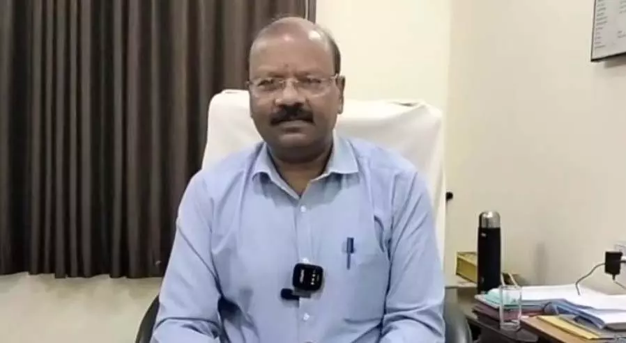 सरकार को बैंक कर्मी ने लगाया 27 लाख का चूना, ऐसे हुआ हेराफेरी का उजागर सरकार को बैंक कर्मी ने लगाया 27 लाख का चूना, ऐसे हुआ हेराफेरी का उजागर