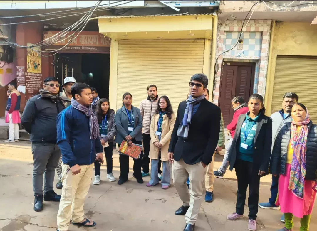 Firozabad: नगर आयुक्त ने वार्ड 49 के हालात जाने Firozabad: नगर आयुक्त ने वार्ड 49 के हालात जाने