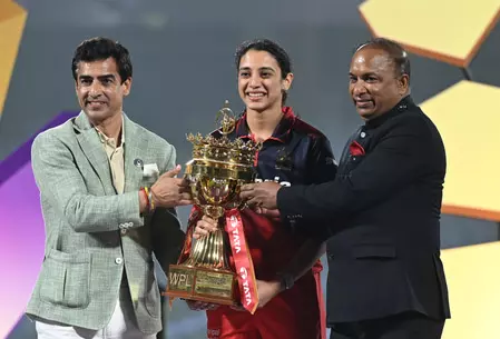 डब्ल्यूपीएल 2026 : स्मृति मंधाना के इन रिकॉर्ड्स के चलते भी खास रहा ये टूर्नामेंट डब्ल्यूपीएल 2026 : स्मृति मंधाना के इन रिकॉर्ड्स के चलते भी खास रहा ये टूर्नामेंट