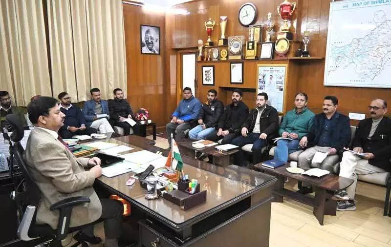 Shimla DC ने कहा कि जिले के युवाओं को सरकारी और प्राइवेट ऑफिस में ट्रेनिंग दी जाएगी Shimla DC ने कहा कि जिले के युवाओं को सरकारी और प्राइवेट ऑफिस में ट्रेनिंग दी जाएगी
