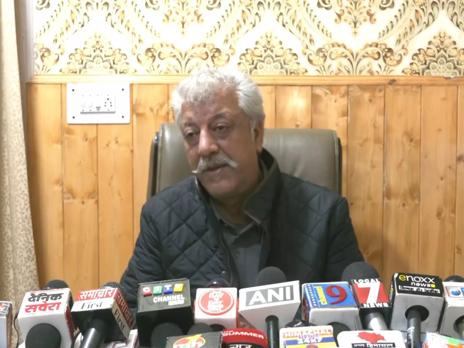 हिमाचल प्रदेश के MLA हरीश जनार्था का कहना है कि केंद्रीय बजट हिमाचल प्रदेश के लिए निराशाजनक रहा हिमाचल प्रदेश के MLA हरीश जनार्था का कहना है कि केंद्रीय बजट हिमाचल प्रदेश के लिए निराशाजनक रहा