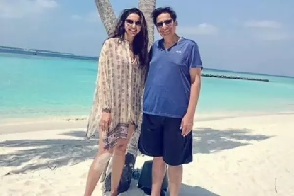 Rakul Preet Singh ने उस कपल को सेलिब्रेट किया जिनका प्यार भरोसे पर टिका Rakul Preet Singh ने उस कपल को सेलिब्रेट किया जिनका प्यार भरोसे पर टिका