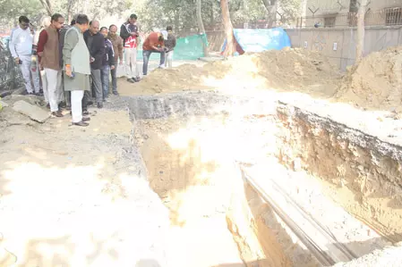 जनकपुरी हादसा: दिल्ली सरकार ने किया जांच कमेटी का गठन, मंत्री प्रवेश वर्मा बोले- जवाबदेही तय होगी जनकपुरी हादसा: दिल्ली सरकार ने किया जांच कमेटी का गठन, मंत्री प्रवेश वर्मा बोले- जवाबदेही तय होगी