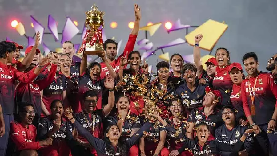 ई साला कप नामदु: RCB ने दूसरा WPL खिताब जीता, स्मृति मंधाना आगे रही ई साला कप नामदु: RCB ने दूसरा WPL खिताब जीता, स्मृति मंधाना आगे रही