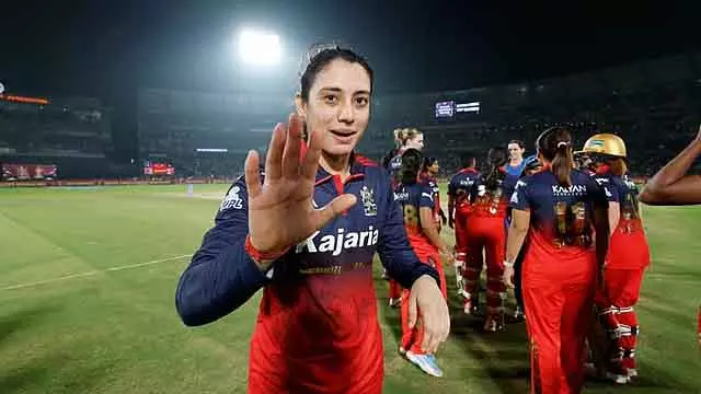Smriti Mandhana ने तेज़ बुखार होने के बावजूद फाइनल में खेला Smriti Mandhana ने तेज़ बुखार होने के बावजूद फाइनल में खेला