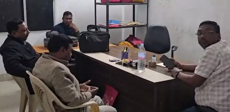 कमिश्नर और 2 सरकारी बाबू अरेस्ट, ACB की कार्रवाई कमिश्नर और 2 सरकारी बाबू अरेस्ट, ACB की कार्रवाई