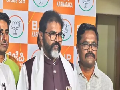 BJP ने विशेष विधानसभा सत्र को लेकर कर्नाटक सरकार पर निशाना साधा BJP ने विशेष विधानसभा सत्र को लेकर कर्नाटक सरकार पर निशाना साधा