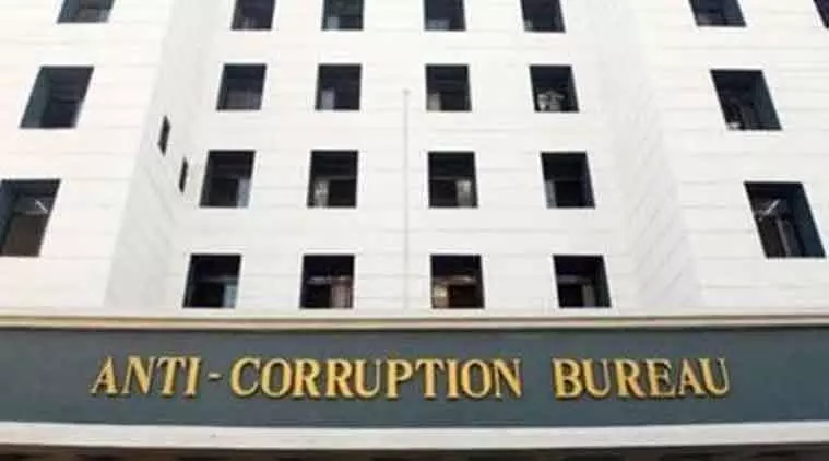 ACB को पूर्व नौकरशाह आनंदराव जिवने की ₹1.70 करोड़ की संपत्ति अटैच करने के लिए कोर्ट से मंज़ूरी मिल गई ACB को पूर्व नौकरशाह आनंदराव जिवने की ₹1.70 करोड़ की संपत्ति अटैच करने के लिए कोर्ट से मंज़ूरी मिल गई