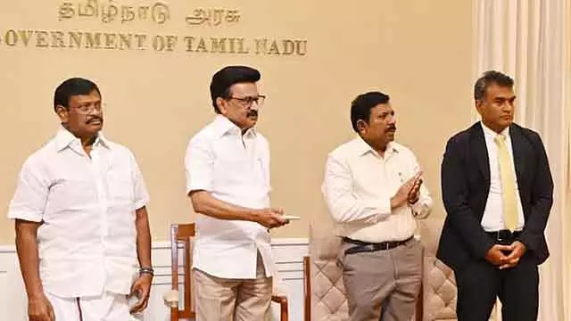 Gummidipundi में नया प्लांट खुला, जिससे 2104 लोगों को रोज़गार मिला Gummidipundi में नया प्लांट खुला, जिससे 2104 लोगों को रोज़गार मिला