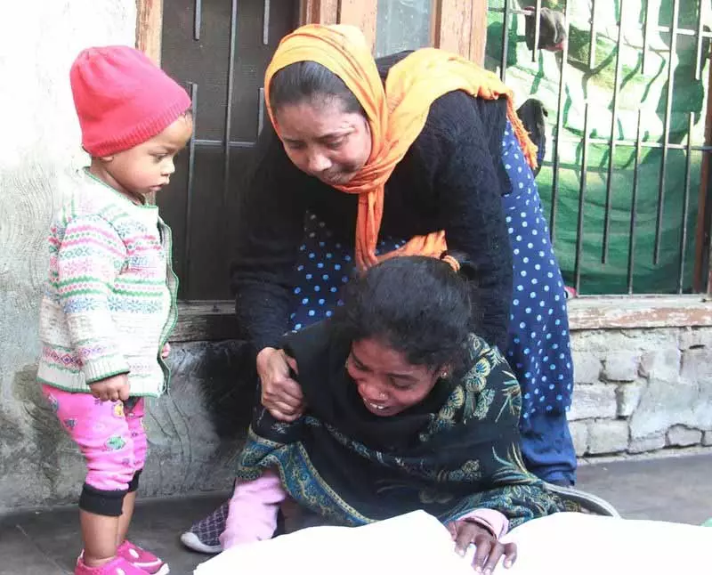 Jalandhar में खाना मांगने पर 5 साल के बच्चे को पिता ने पीट-पीटकर मार डाला Jalandhar में खाना मांगने पर 5 साल के बच्चे को पिता ने पीट-पीटकर मार डाला