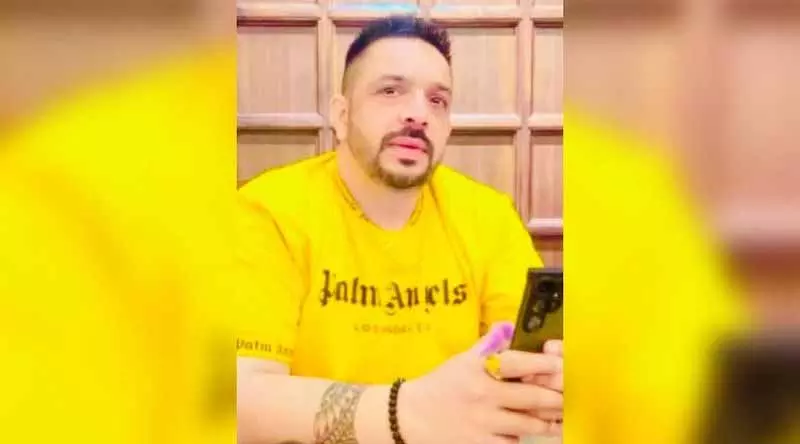 Jalandhar मॉडल टाउन में गुरुद्वारे के बाहर आप नेता की गोली मारकर हत्या कर दी गई Jalandhar मॉडल टाउन में गुरुद्वारे के बाहर आप नेता की गोली मारकर हत्या कर दी गई