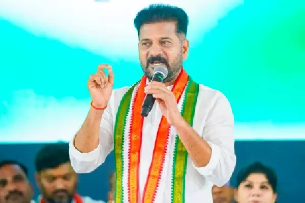 BJP BRS नेताओं को बचाने के लिए प्रोटेक्शन मनी ले रही है: रेवंत रेड्डी BJP BRS नेताओं को बचाने के लिए प्रोटेक्शन मनी ले रही है: रेवंत रेड्डी