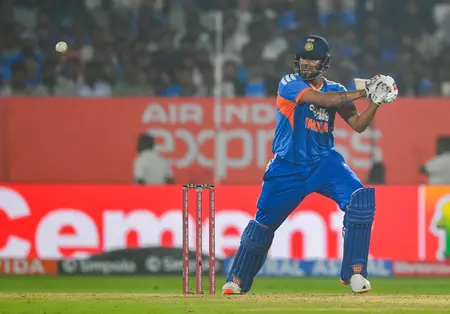 टी20 वर्ल्ड कप: हर्षित राणा के खेलने पर सस्पेंस, बतौर रिप्लेसमेंट ये खिलाड़ी सबसे आगे टी20 वर्ल्ड कप: हर्षित राणा के खेलने पर सस्पेंस, बतौर रिप्लेसमेंट ये खिलाड़ी सबसे आगे