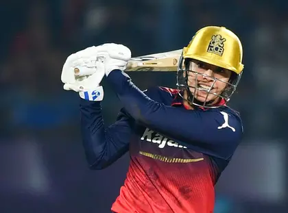 स्मृति की जज्बे की तारीफ, RCB कोच बोले – बुखार में प्रदर्शन कर दिया कमाल स्मृति की जज्बे की तारीफ, RCB कोच बोले – बुखार में प्रदर्शन कर दिया कमाल
