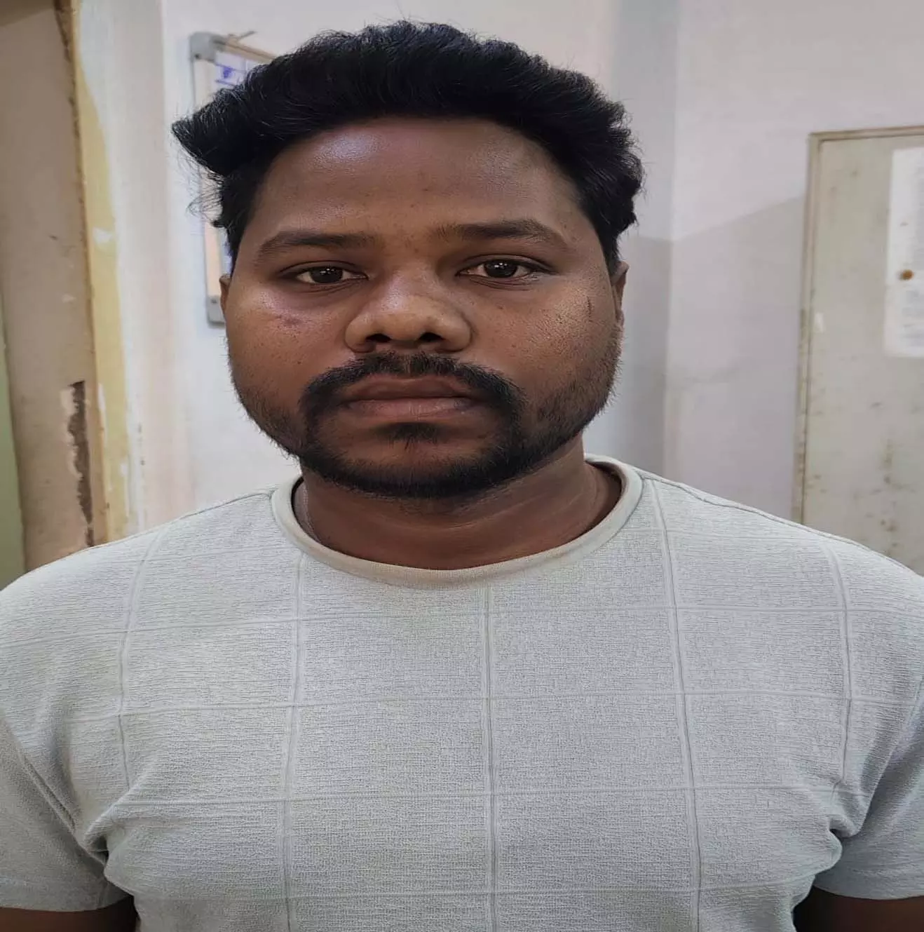 दुष्कर्म कर ब्लैकमेलिंग के जरिए लाखों की उगाही करने वाला आरोपी गिरफ्तार दुष्कर्म कर ब्लैकमेलिंग के जरिए लाखों की उगाही करने वाला आरोपी गिरफ्तार