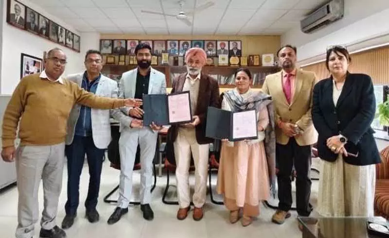 Ludhiana: कृषि विश्वविद्यालय ने भंडारित दालों के लिए सुरक्षा किट का व्यवसायीकरण किया Ludhiana: कृषि विश्वविद्यालय ने भंडारित दालों के लिए सुरक्षा किट का व्यवसायीकरण किया