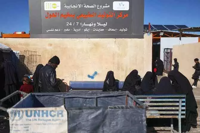 उत्तर-पूर्वी Syria का अल-होल कैंप सरकारी कब्जे के बाद सेवाओं के सामान्य होने की ओर उत्तर-पूर्वी Syria का अल-होल कैंप सरकारी कब्जे के बाद सेवाओं के सामान्य होने की ओर