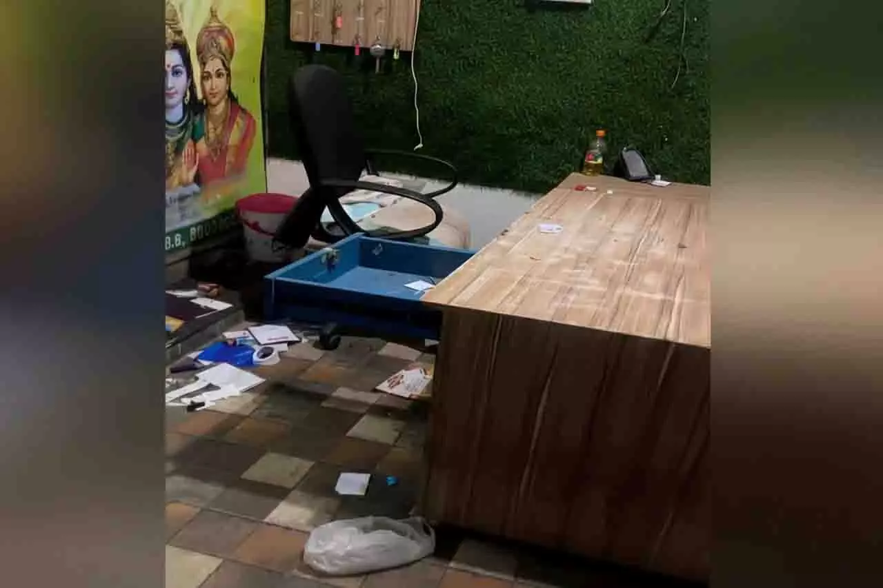 खंडगिरी गेस्ट हाउस में देर रात हुई डकैती से भुवनेश्वर में दहशत फैल गई खंडगिरी गेस्ट हाउस में देर रात हुई डकैती से भुवनेश्वर में दहशत फैल गई