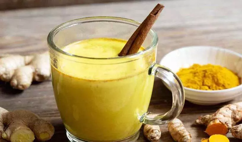 Golden Milk क्या है और इसे कैसे लें Golden Milk क्या है और इसे कैसे लें