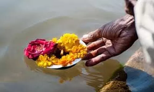 Phalguna Amavasya Upay: फाल्गुन अमावस्या पर जरूर करें ये काम, बढ़ जाएगा पुण्य, जानें सही तारीख और शुभ मुहूर्त Phalguna Amavasya Upay: फाल्गुन अमावस्या पर जरूर करें ये काम, बढ़ जाएगा पुण्य, जानें सही तारीख और शुभ मुहूर्त