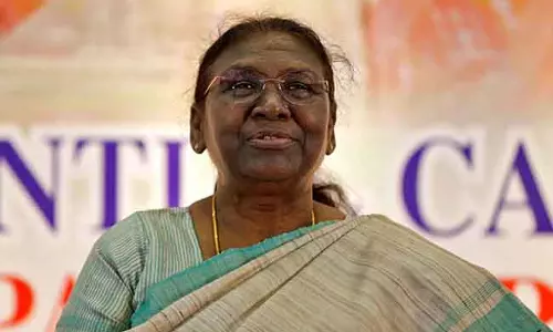 कुछ देर में मां दंतेश्वरी एयरपोर्ट पहुंचेंगी राष्ट्रपति द्रौपदी मुर्मू