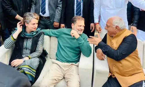 राहुल, प्रियंका और हुड्डा की लंच मीटिंग, Delhi में सांसदों का जुटान राहुल, प्रियंका और हुड्डा की लंच मीटिंग, Delhi में सांसदों का जुटान