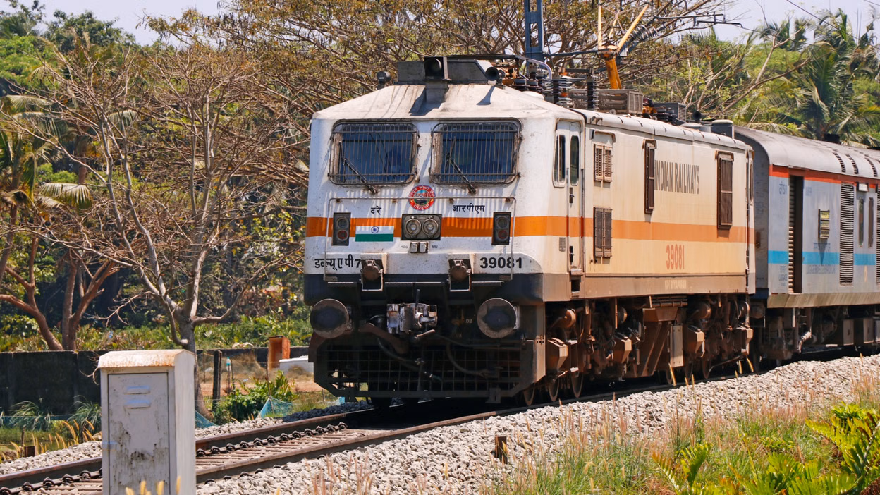 New Delhi: रेलवे ने RAC रिफंड नियम लागू किया New Delhi: रेलवे ने RAC रिफंड नियम लागू किया