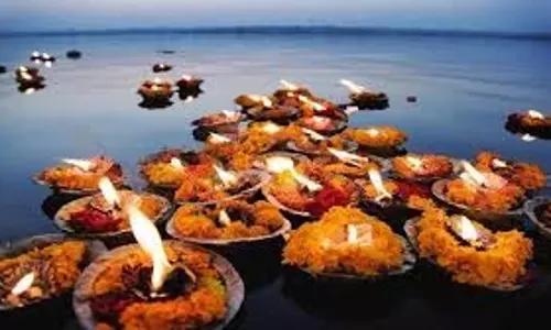 Falgun Amavasya 2026: फाल्गुन अमावस्या के दिन इन गलतियों से नाराज हो सकते हैं पितृ, जानें जरूरी नियम